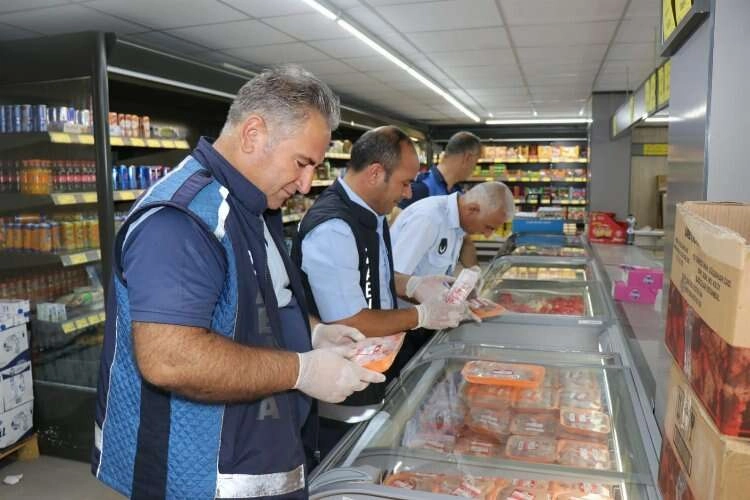 Şanlıurfa'da market ve fırınlara zabıta denetimi haberinin görseli