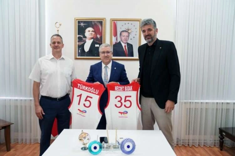 Hüseyin Beşok'tan Rektör Budak'a ziyaret haberinin görseli