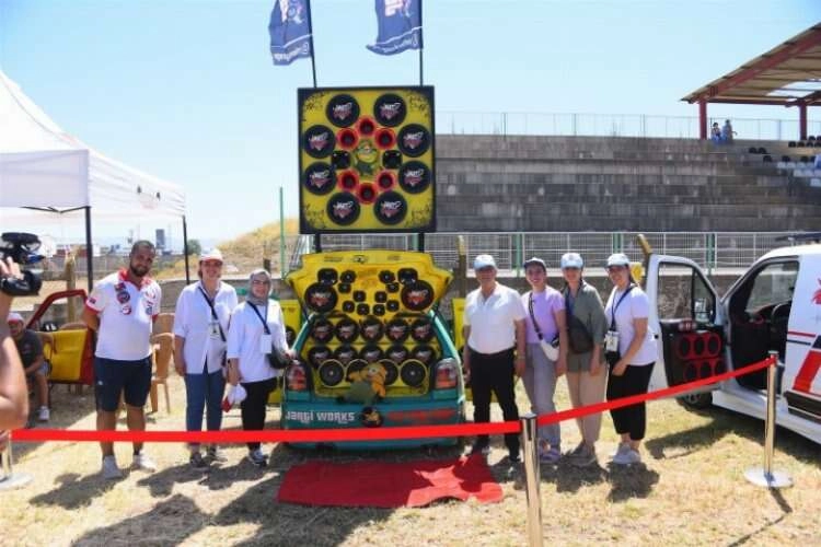 Modifiye tutkunları Salihli 5. Modifiye Festivali'nde haberinin görseli