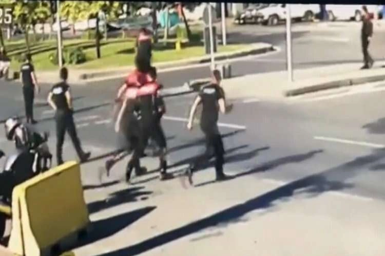 Motosiklet sürücüsü polis memurunu şehit etti! haberinin görseli