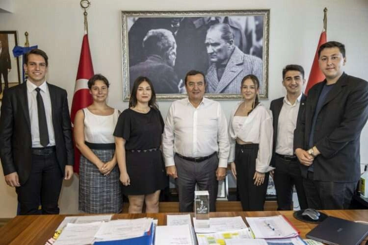 Abdül Batur’dan Konak Gençlik Meclisi’ne çalıştay desteği haberinin görseli