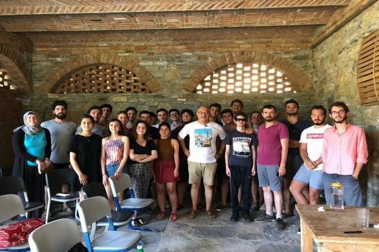 Arkhe, akademisyenleri ve öğrencileri Şirince'de buluşturdu haberinin görseli