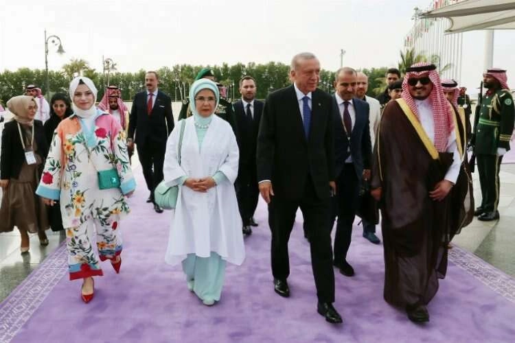Cumhurbaşkanı Erdoğan'ın ilk durağı Suudi Arabistan haberinin görseli