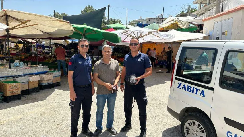 Gaziemir Belediyesi zabıtasından örnek davranış-ilkses