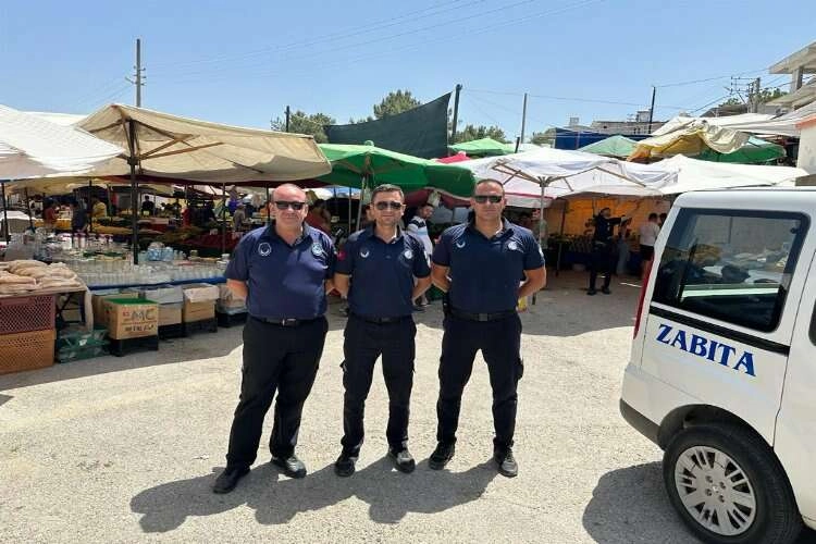 Gaziemir Belediyesi zabıtasından alkışlancak hareket