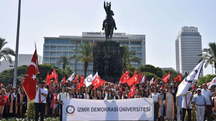 izmir demokrasi üniversitesi-ilkses