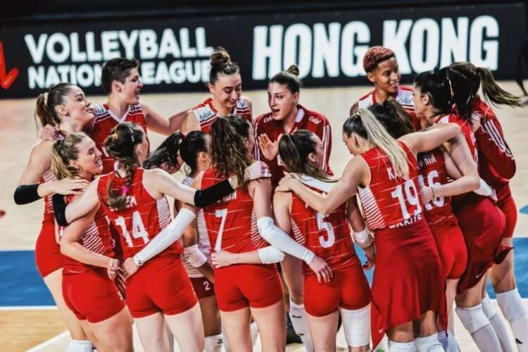 TFF'den Filenin Sultanları'na tebrik! haberinin görseli