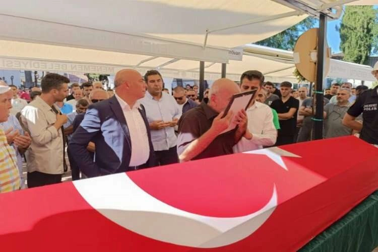 İzmir'de öldürülen bekçiye son uğurlama haberinin görseli