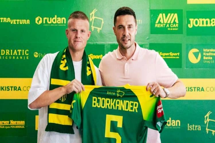 Eric Björkander, Altay'a veda etti haberinin görseli