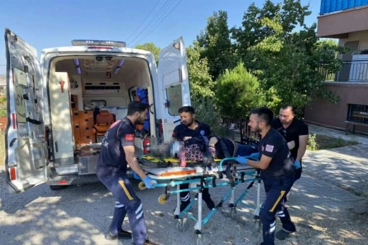 Manisa'da talihsiz kaza: Torunuyla 5 metreden bahçeye düştü haberinin görseli