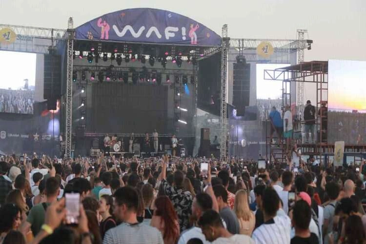 Efes Pamucak Sahili’nde What A Fest zamanı haberinin görseli