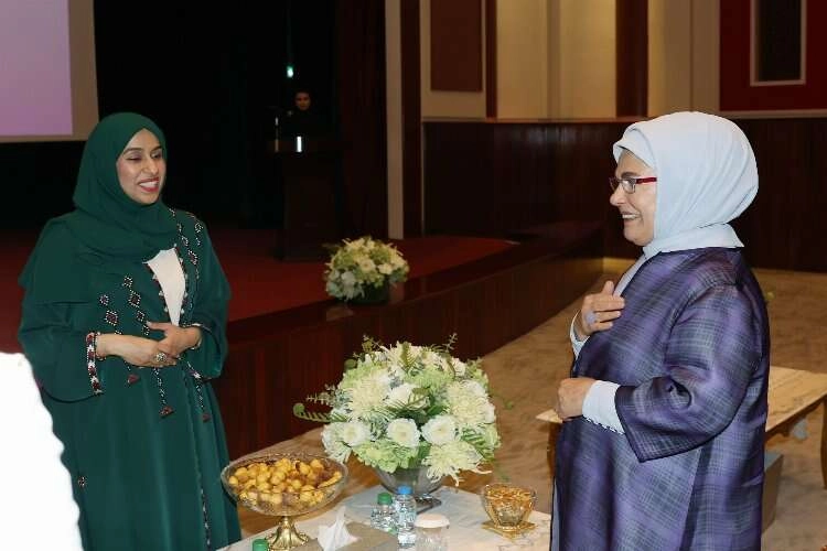 Emine Erdoğan'dan BAE'de Kadınlar Genel Birliği ziyareti haberinin görseli