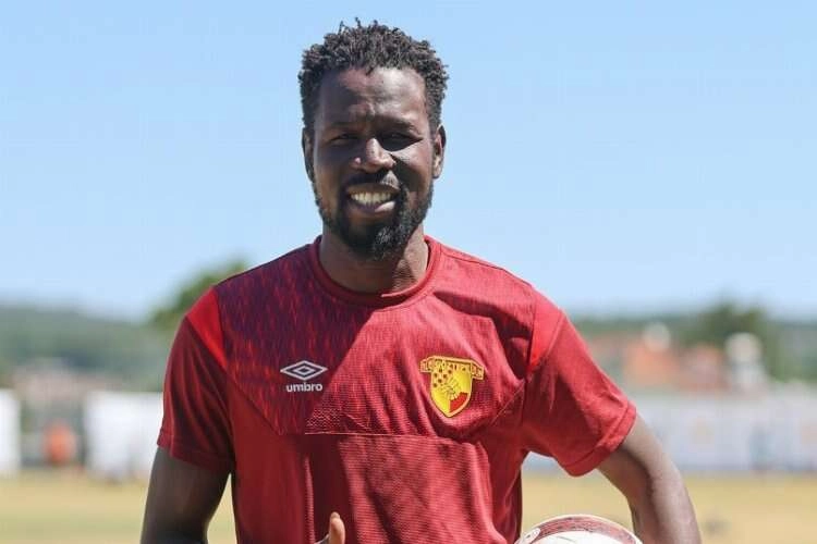 Göztepe'li Mame Diouf'un ilk antrenmanı