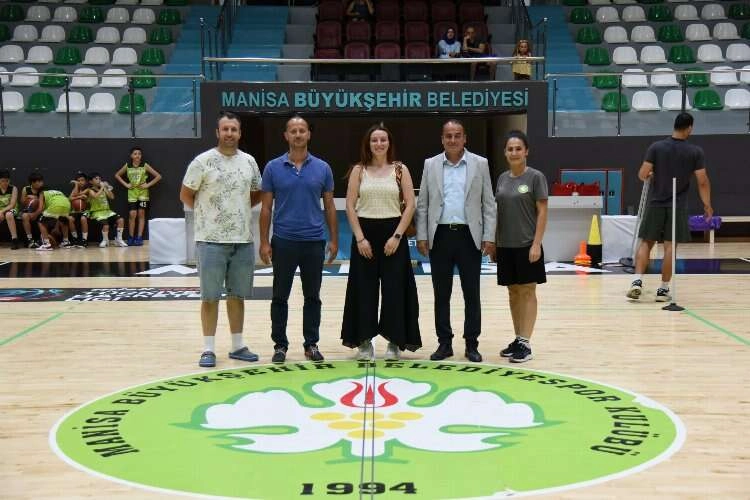 Manisa BBSK'de smaçör transferi haberinin görseli