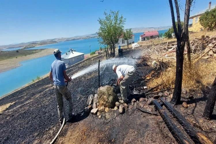 Tunceli’de otluk alanda korkutan yangın!