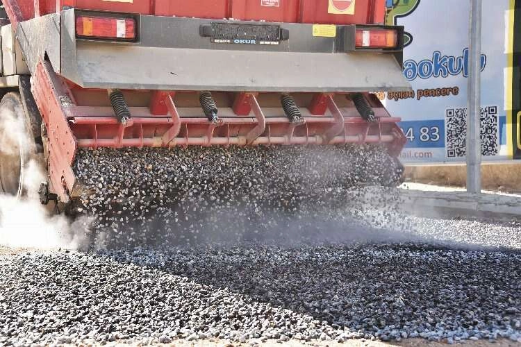Kemalpaşa Belediyesi kendi asfaltını üretiyor haberinin görseli