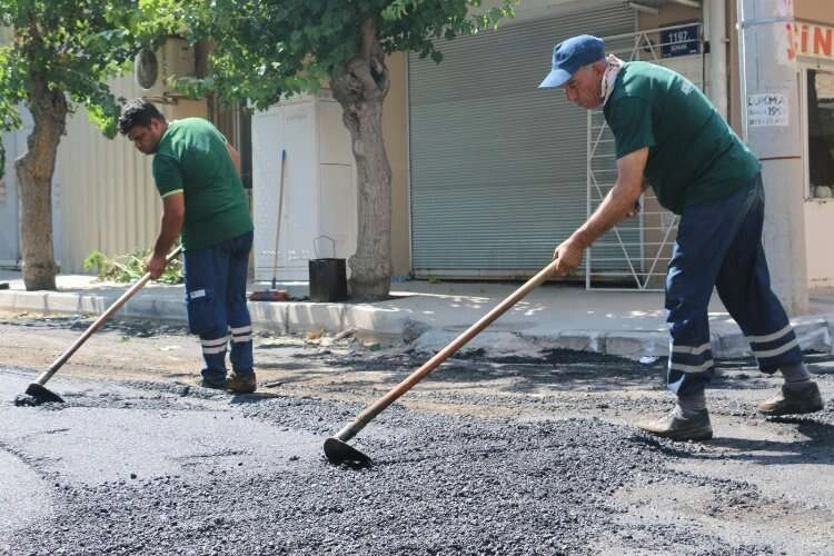 Konak'ın yolları yenilenmeye devam ediyor haberinin görseli