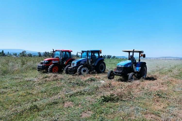 Kütahya'da mera alanlarında temizlik ve ot kesimi çalışması haberinin görseli