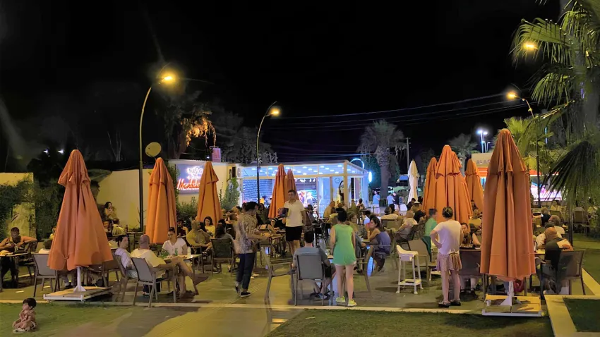 mandalin cafe