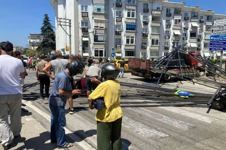 Freni patlayan kamyon dehşet saçtı! haberinin görseli
