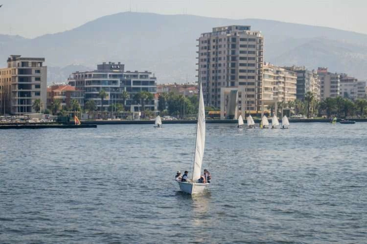 İzmir'i denizden seyretmek ister misiniz? haberinin görseli