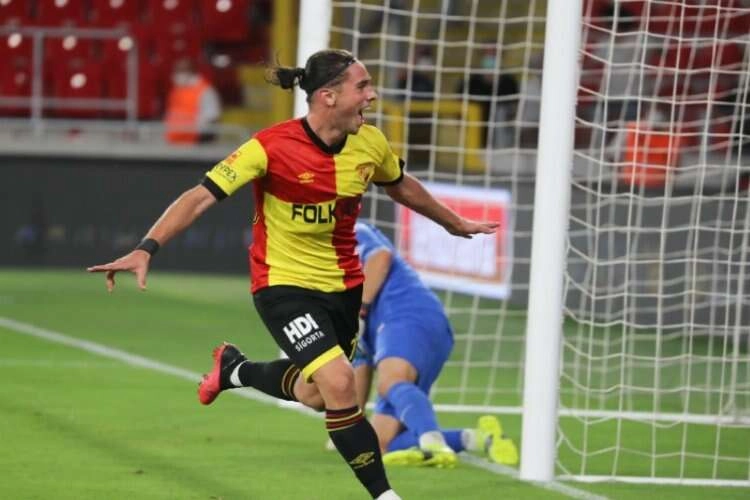 Göztepe'de bir ayrılık daha gerçekleşti haberinin görseli