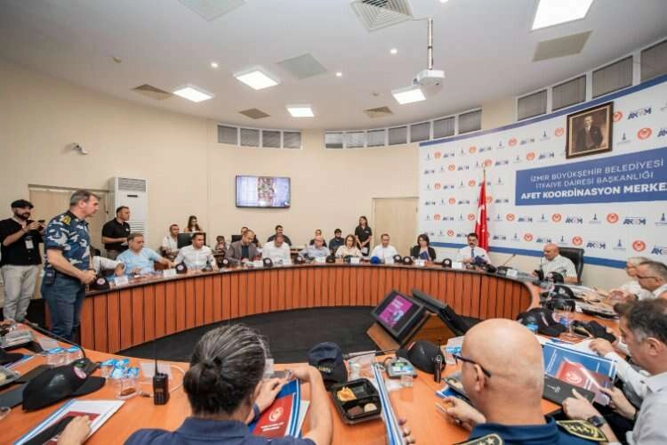 Soyer: İzmirlilerin içi rahat etsin haberinin görseli