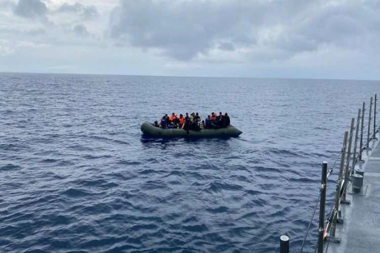 İzmir açıklarında düzensiz göçmenler yakalandı haberinin görseli
