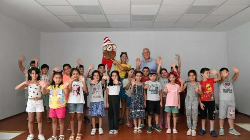 Karabağlar Belediyesi tarafından, çocukların yaz tatilini verimli geçirmeleri ve öğrendiklerini pekiştirmeleri için düzenlediği yaz okulları başladı