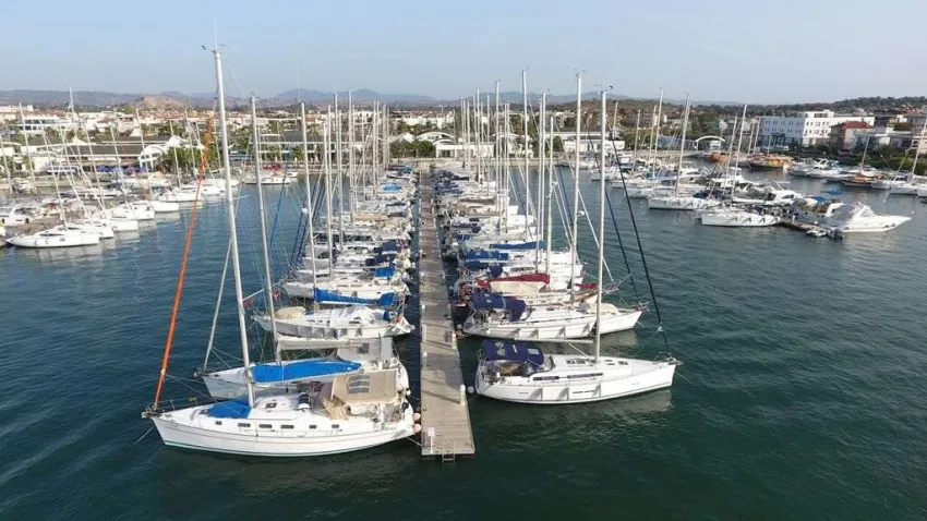 teos marina-ilkses