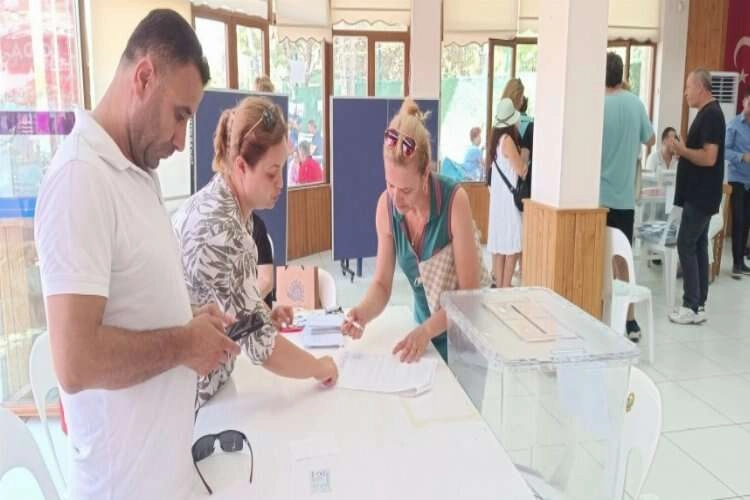 CHP Foça'da delege seçimleri bitti haberinin görseli
