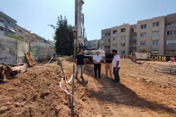 Başkan Selvitopu asfalt çalışmalarını yerinde inceledi haberinin görseli