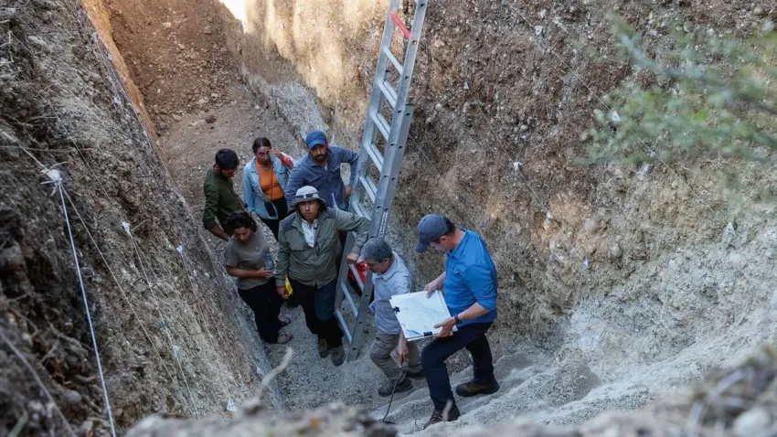 deprem_ilkses_kpaşaAA-20230725-31760306-31760296-IZMIR_KEMALPASA_FAYININ_DEPREM_POTANSIYELININ_TESPITI_ICIN_HENDEK_KAZILIYOR