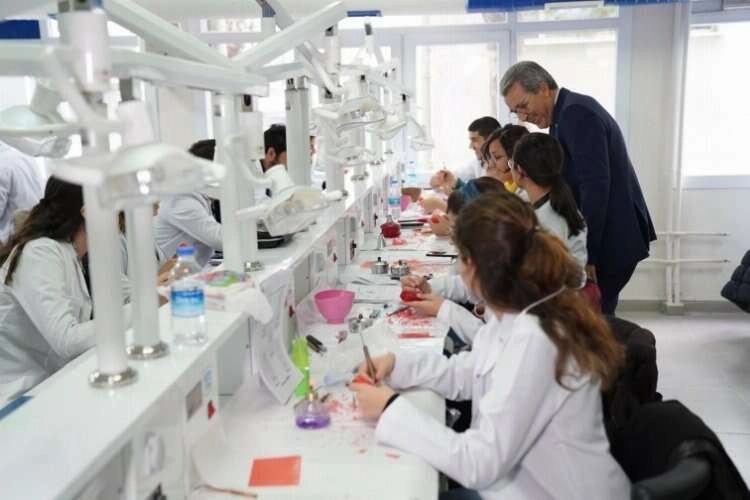 Diş hekimi adayları o fakülteyi istiyor haberinin görseli