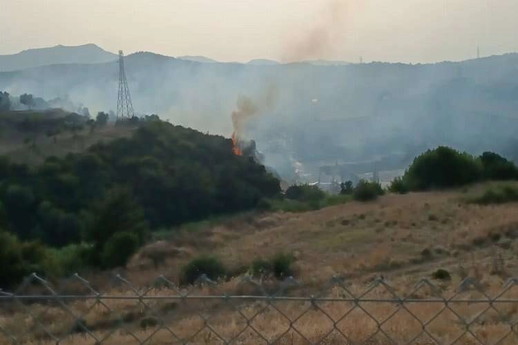 Aliağa’da makilik alanda yangın çıktı haberinin görseli