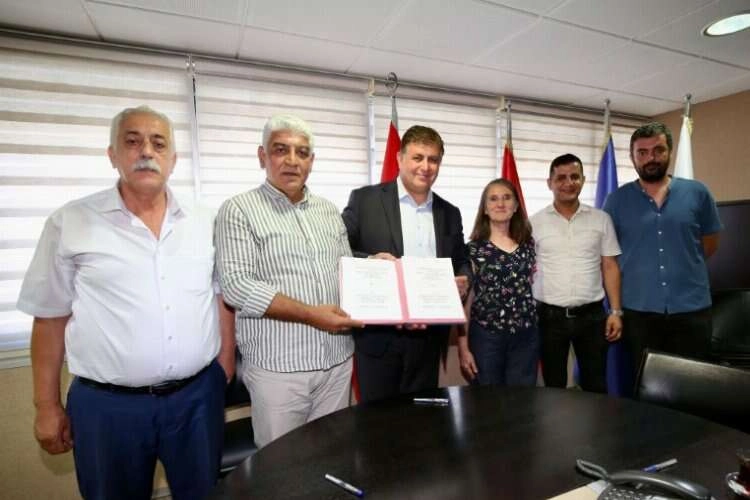 Karşıyaka’da toplu iş sözleşmesi yüzleri güldürdü haberinin görseli