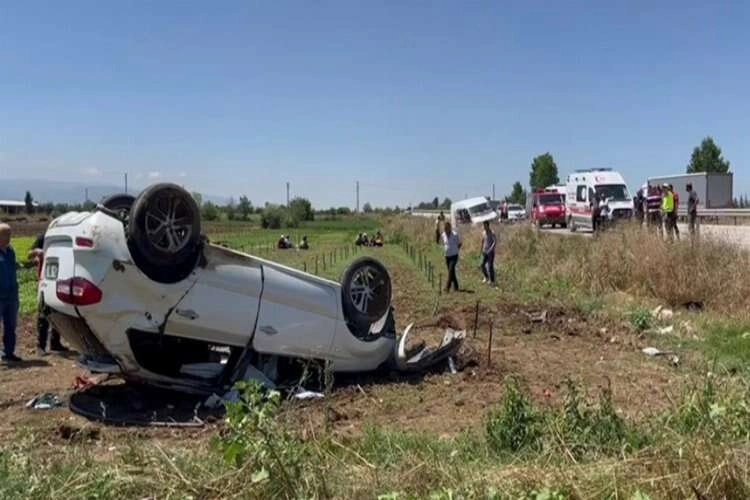 Tokat'ta kaza: Otomobil tarlaya uçtu