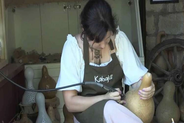 Rus gelin Türk Kültürünü dünyaya tanıtıyor haberinin görseli