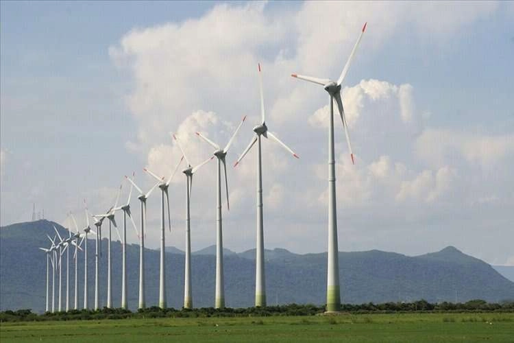 Yenilenebilir enerji gelecek yılın parlyan yıldızı olacak haberinin görseli