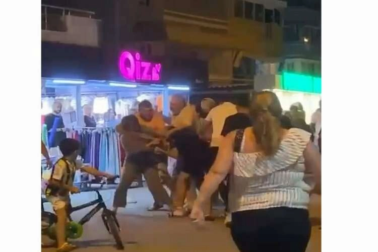 Bursa'da kadınların saç baş kavgası: Erkekler ayıramadı! haberinin görseli