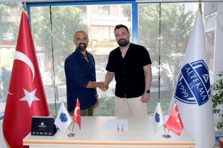 Altekma Ömer Tok'u başantrenör olarak atadı haberinin görseli