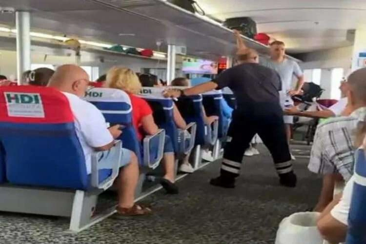 Marmara Denizi’nde panik! Feribot fırtınaya yakalandı haberinin görseli