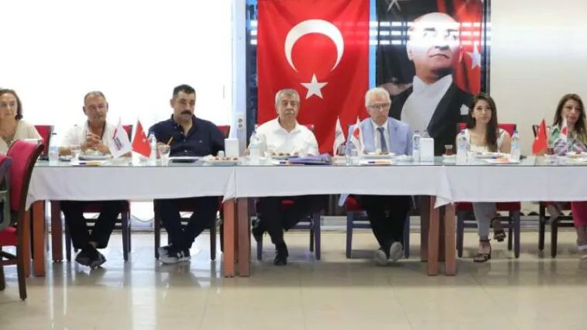İzmir'deki yerel yönetimlerin eğitim faaliyetlerini geliştirmek ve belediyeler arasında koordinasyonu sağlamak için kurulan İBB Yerel Yönetimler Eğitim Kurulu, “Okul Öncesi Eğitim” temasıyla bu kez Bayraklı’da toplandı. Bayraklı’ya özgü geliştirilen eğitim modeli BEMO anlatıldı ve model katılımcıların beğenisini topladı.