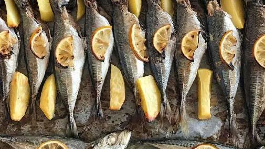 İstavrit balığında A, B2, B6, B12, C, thiamin, niasin, pantotenik asit vitaminleri bulunur. Selenyum, demir, magnezyum, fosfor, potasyum, çinko, bakır ve sodyum minerallerini de barındıran istavritte Omega 3 ve Omega 6 yağ asitleri oranı ise daha azdır.