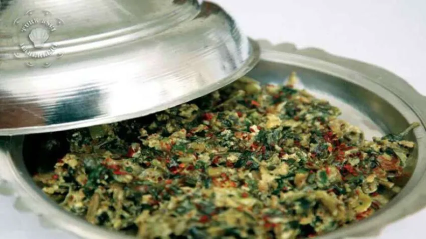 Diğer Ege otları gibi tilkişen otu da daha çok kavurma şeklinde yapılır. Yumurtalı, yoğurtlu ya da sade şekliyle ekmek banarak yenilir. Tilkişenler, taze kısımları alınıp kart kısımları atılmak ve acımasın diye de bıçak kullanılmamak suretiyle ayıklanır. Kullanılacak olan taze kısım gerekiyorsa fazla küçültmemeye dikkat ederek birkaç yerden bölünür. Ayıklanan tilkişenler yıkanır, süzülmeye alınır. Ocağa oturtulan yayvan bir tavada yağ ısıtılır. Soğan ve sarımsaklar doğrandıktan sonra kavurmak için kızgın yağa atılır, 4-5 dakika kvrulur. İsteğe bağlı olarak, yumurta, et, kıyma eklenebilir.