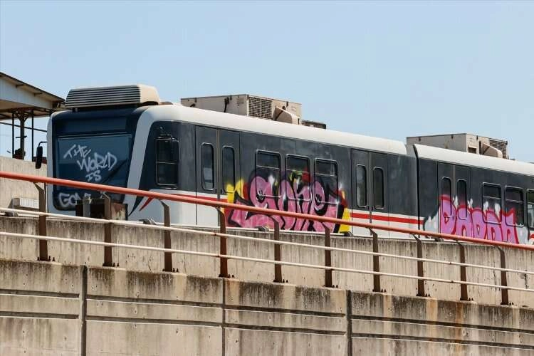İzmir metrosunda pes dedirten olay! haberinin görseli