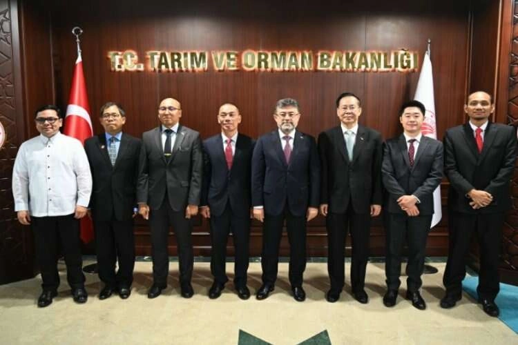 Bakan Yumaklı, ASEAN Büyükelçileri ile bir araya geldi haberinin görseli
