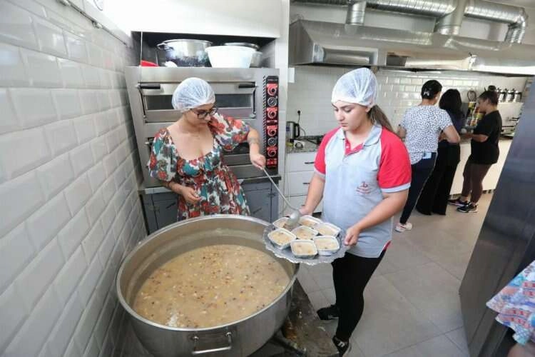 Bayraklı Belediyesi'nden aşure etkinliği haberinin görseli