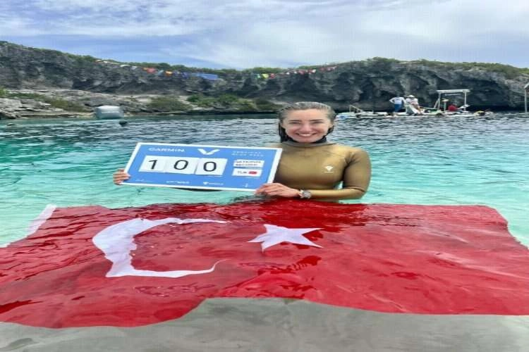 Şahika Ercümen'den Cumhuriyetin 100. yılında 100 metre rekor! haberinin görseli