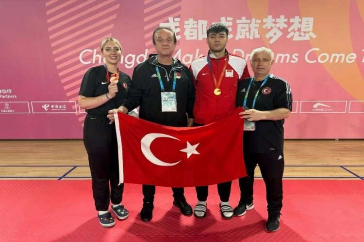 İzmirli sporcunun kırık elle şampiyonluk başarısı haberinin görseli